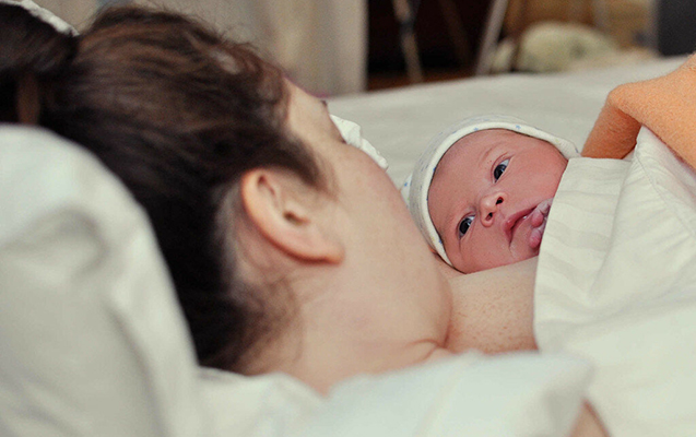 Azərbaycanda 60 yaşlı qadın ilk dəfə ana oldu – VİDEO