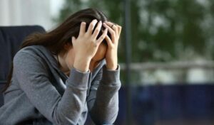 Kişinin arvadına vurduğu şillə ona baha başa gəldi – QƏRAR