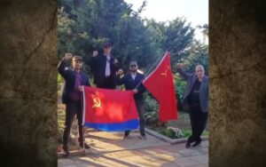 Bakıda SSRİ bayrağı qaldıranlar həbs olundu – VİDEO