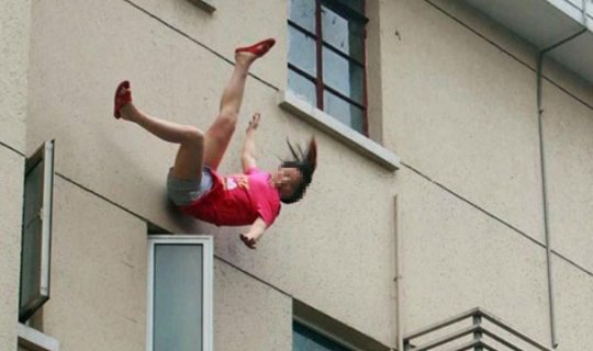 Bakıda 14 yaşlı qız faciəvi şəkildə öldü