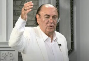 Xalq artisti qızını övladlıqdan silib