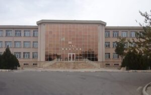 Müəllim məktəbliləri kəmərlə bağlayaraq döyüb? – Rəsmi açıqlama