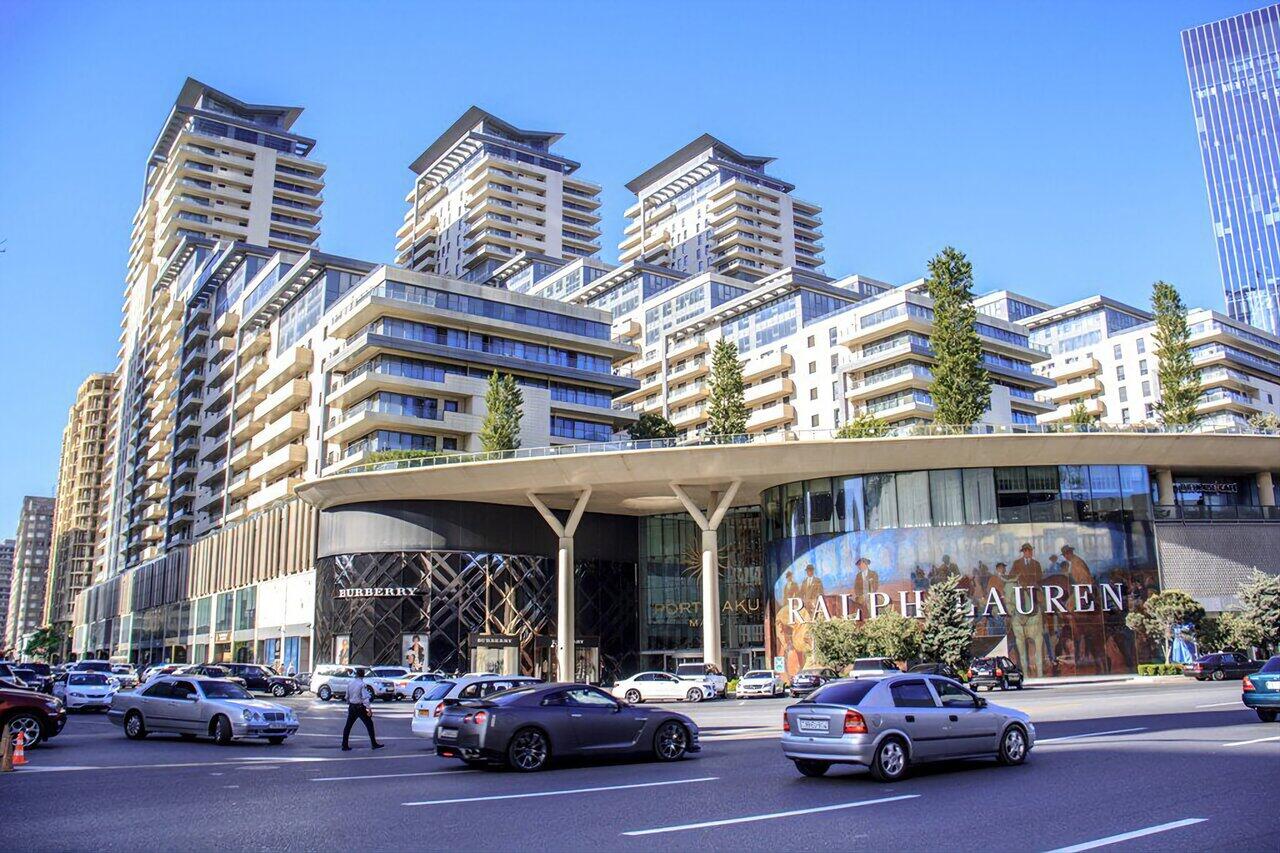 “Port Baku”da yarım milyonluq avtomobil maraq doğurdu – VİDEO