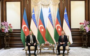 İlham Əliyevin Şavkat Mirziyoyevlə təkbətək görüşü oldu – FOTOLAR