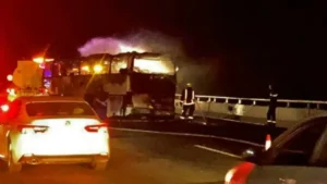 Mədinəyə gedən zəvvarlar qəzaya düşdü – 40-dan çox hindistanlı diri-diri yandı