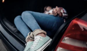 Tiktokda tanış olduğu qadının 15 yaşlı qızını qaçırtdı