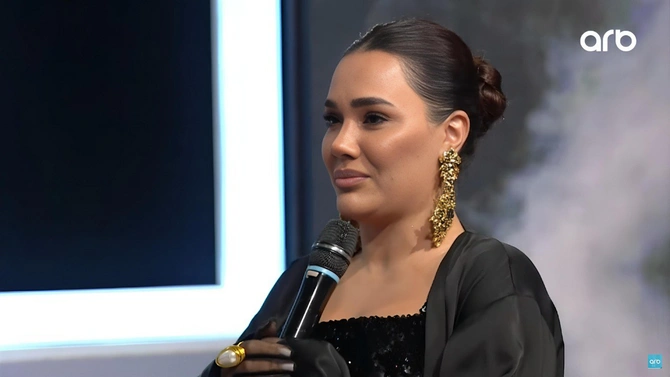 Şəbnəm Qəhrəmanova gözlərinin rəngini dəyişdirəcək