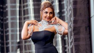 Şəbnəm Tovuzlu efirə cangüdənlərlə gəldi – VİDEO