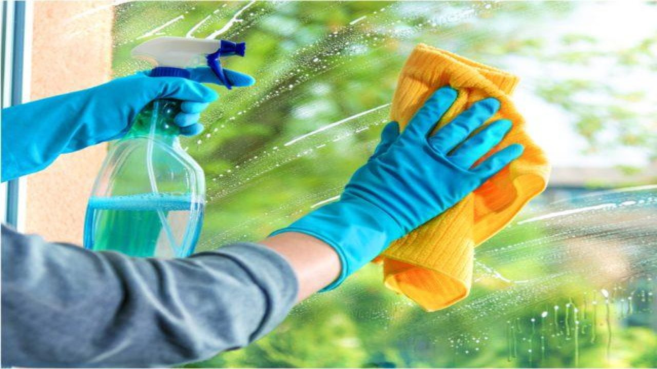 Təmiz və parlaq şüşələr üçün ƏN EFFEKTLİ ÜSULLAR