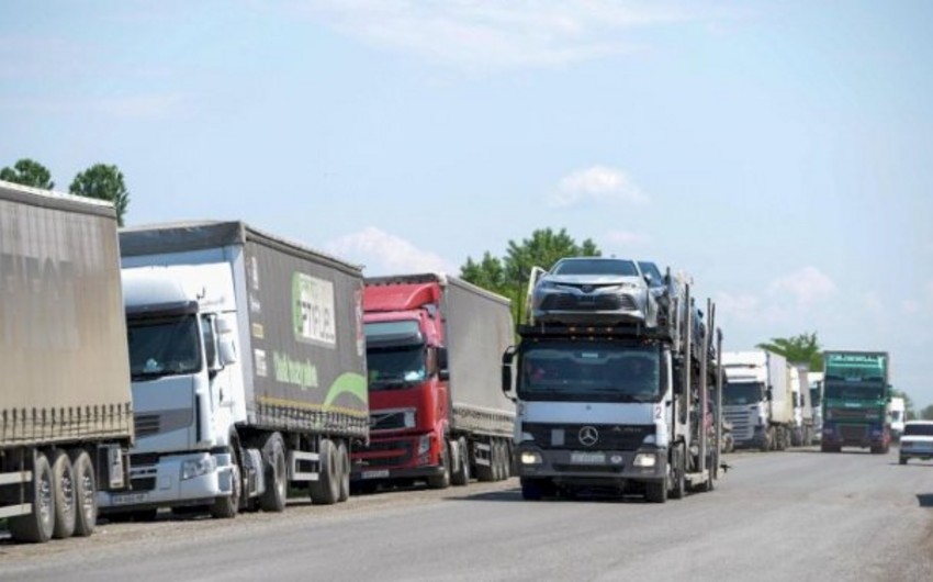 “Sərhəddə “TIR”larla bağlı məsələ qısa zamanda həll olunacaq” – Rəsmi