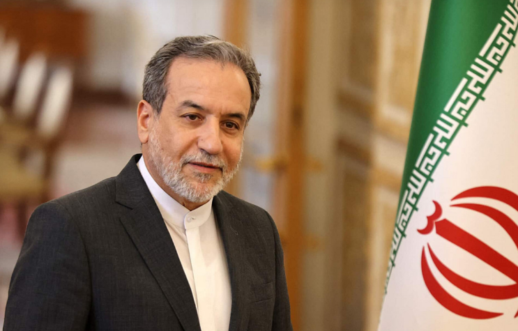 Abbas Əraqçi Azərbaycana gəlir