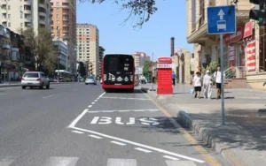 Bu küçədə minib-düşmə yeri yaradıldı