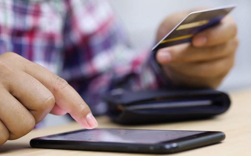 Bank kartına səhv köçürülən pulu geri qaytara bilərik? – AÇIQLAMA