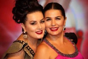 Elza və bacısı Rəşid Mahmudovu təhqir elədi: “Ölün, utanın, yerə girin” – VİDEO