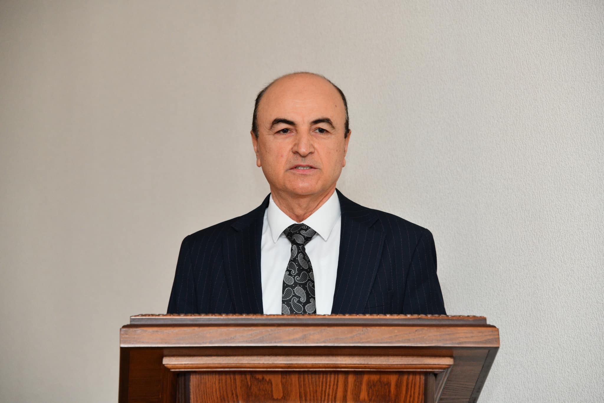 Azərbaycanda rektorun elmi adı ləğv edildi