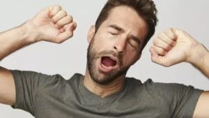 Əsnəyərkən bədəndə nələr baş verir? – İnanılmaz faydaları