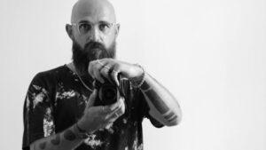 Tanınmış fotoqraf intihar etdi, meyiti tapıldı