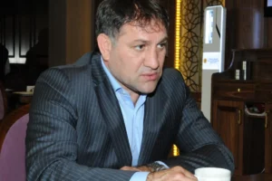 FHN-in polkovniki hakimləri söydü: Yarış yarımçıq dayandı – ŞOK DETALLAR