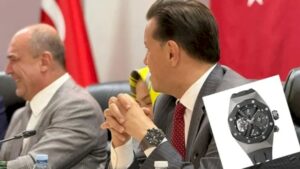 Deputat iclasa 9 milyonluq saatla gəldi – FOTO