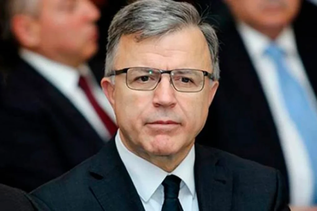 Sabiq nazirin dövlətə borcu 5 dəfə artdı