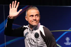 İlin ən yaxşı baş məşqçisi o oldu