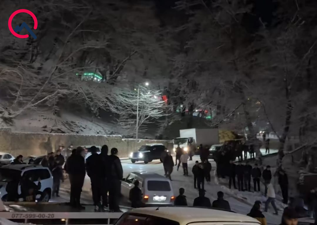 Qar problemlər yaratdı: maşınlar yolda qaldı – FOTO/VİDEO