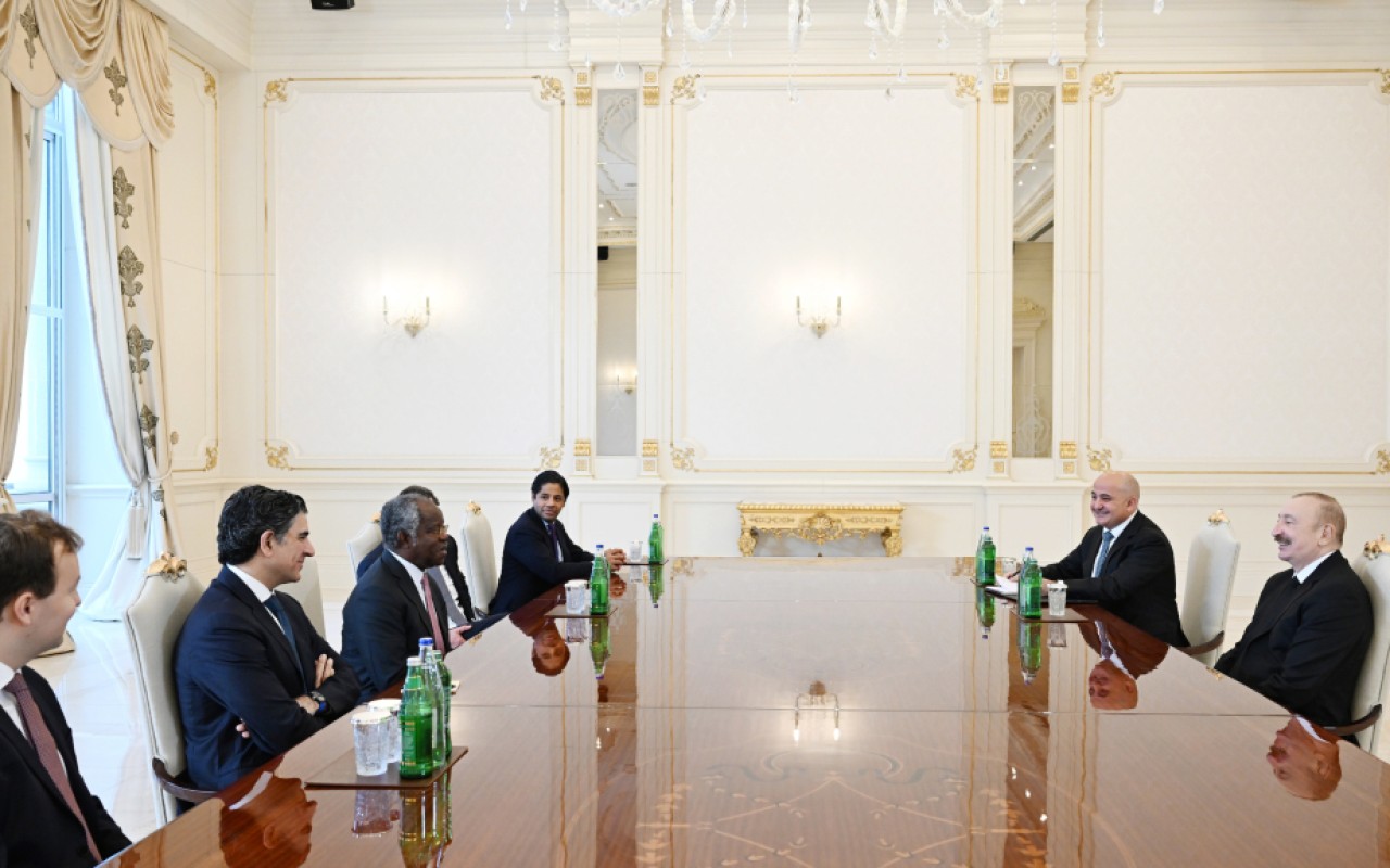 Prezident Adebayo Oqunlesini qəbul etdi