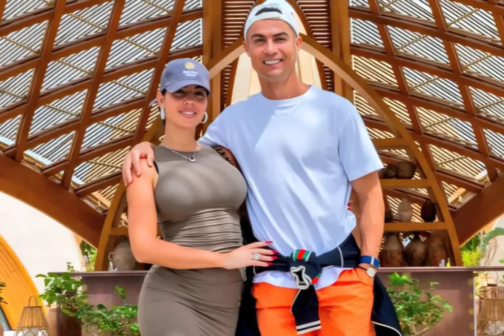 Ronaldodan sevgilisinə sərvət dəyərində hədiyyə