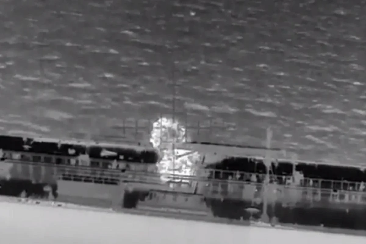 Ukraynadan şok hücum: Aralıq dənizində Rusiyanın “kölgə donanması”na aid tankeri vurdu – VİDEO