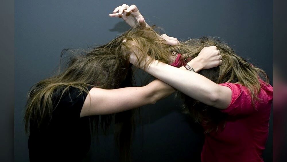 Sabirabadda qadınlar ər davasına çıxdı – Sevgilisinin arvadının iş yerinə geib…