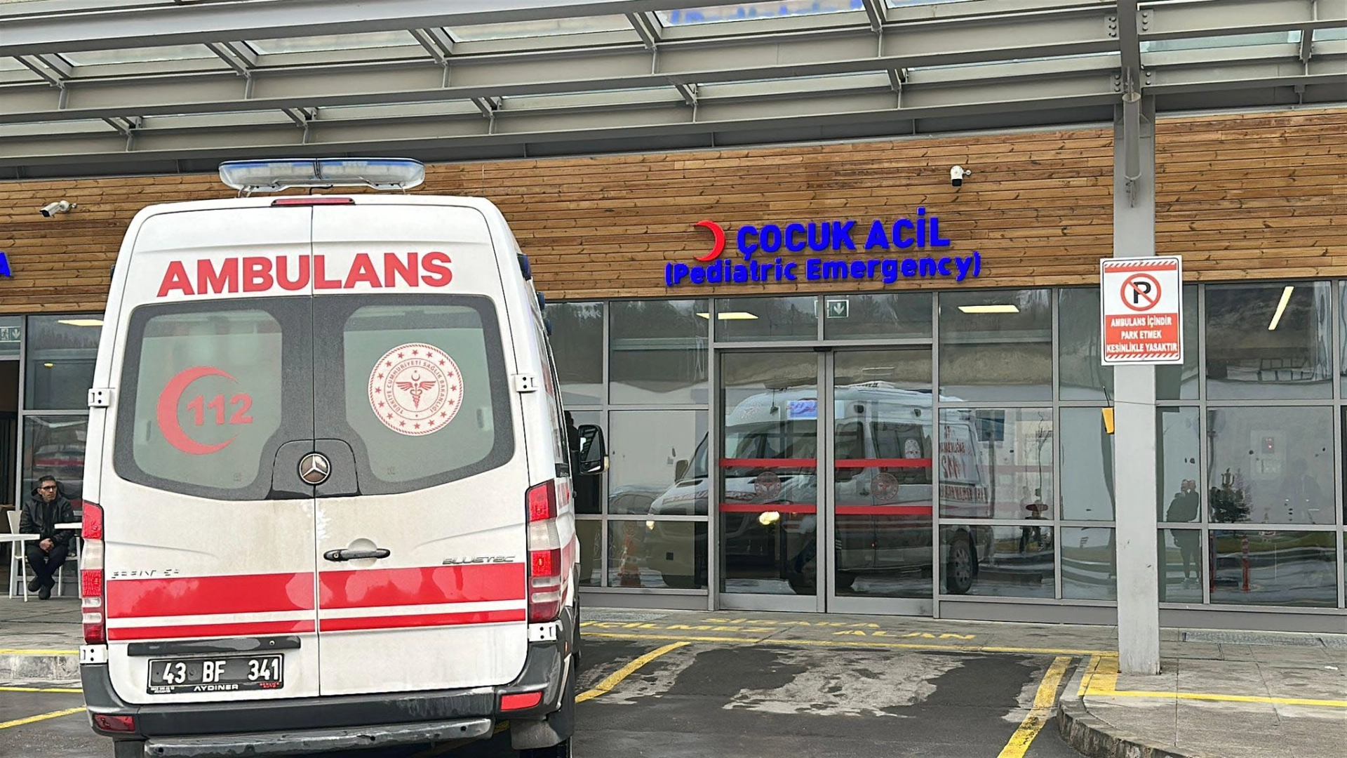 Pulsuz paylanan şokoladdan 20 şagird zəhərləndi