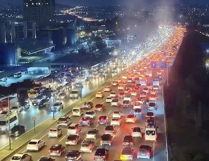 Bu yollarda tıxac var