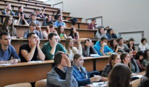 Ali məktəblərin akkreditasiya qaydaları dəyişdirildi