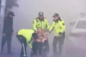 Bakıda qadın yanğından belə xilas edildi – VİDEO