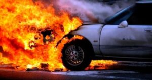 Bakıda hotelin qarajında avtomobillər yandı