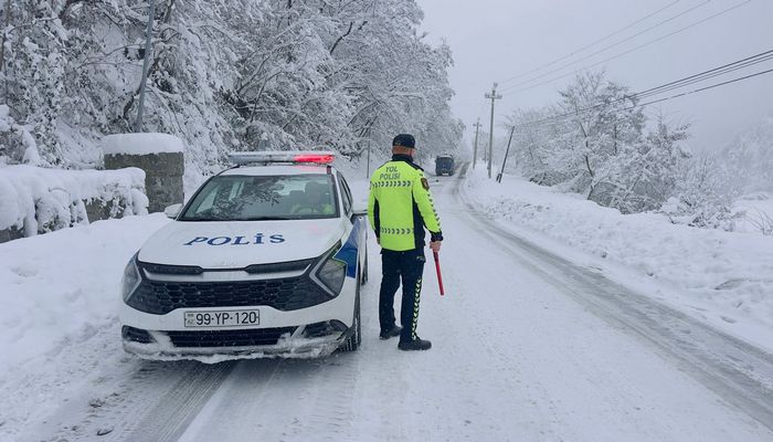 Əlverişsiz hava şəraiti ilə bağlı sürücülərə XƏBƏRDARLIQ