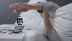 Səhər zəngini təxirə salanlara PİS XƏBƏR: ZƏRƏRLİDİR