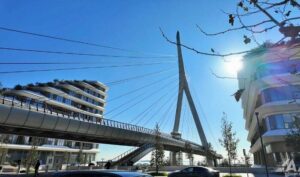 Paytaxda unikal piyada körpüsü inşa edilib – VİDEO