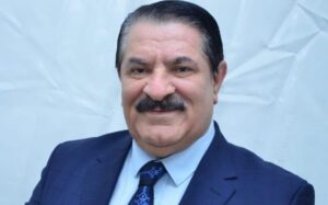 Ağadadaş Ağayev “balta” ilə bağlı suala ƏSƏBİLƏŞDİ: Sizin sualınız paza bənzəyir