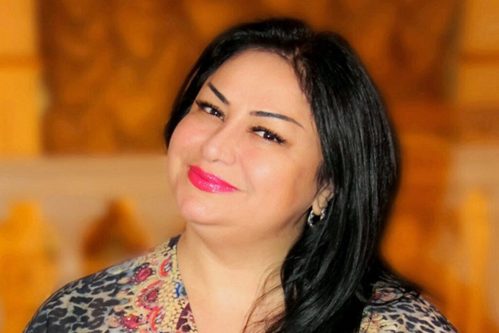 “60 yaşı var, amma qarını, ayaqları açıq…”