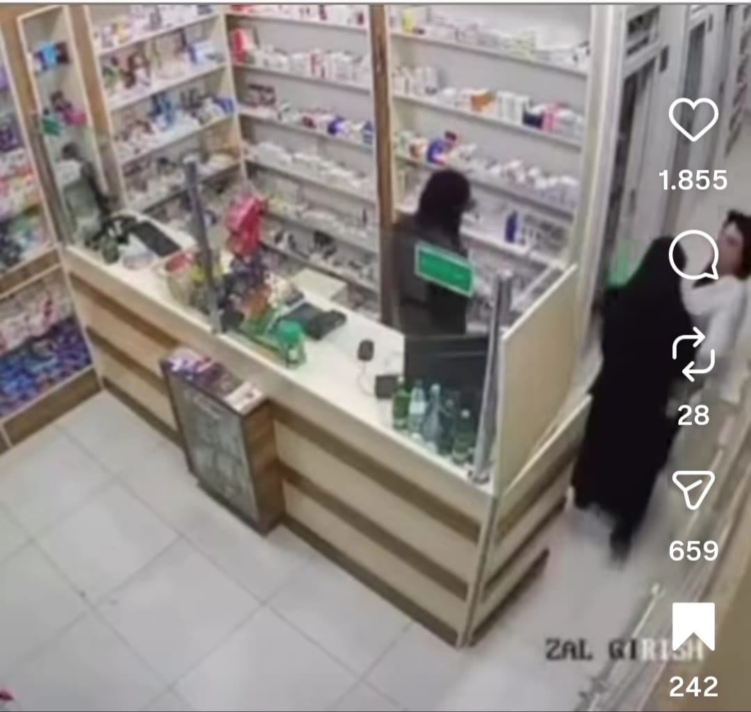 Bakıda qaraçı qızlar aptekə soxuldu – ANBAAN GÖRÜNTÜLƏR