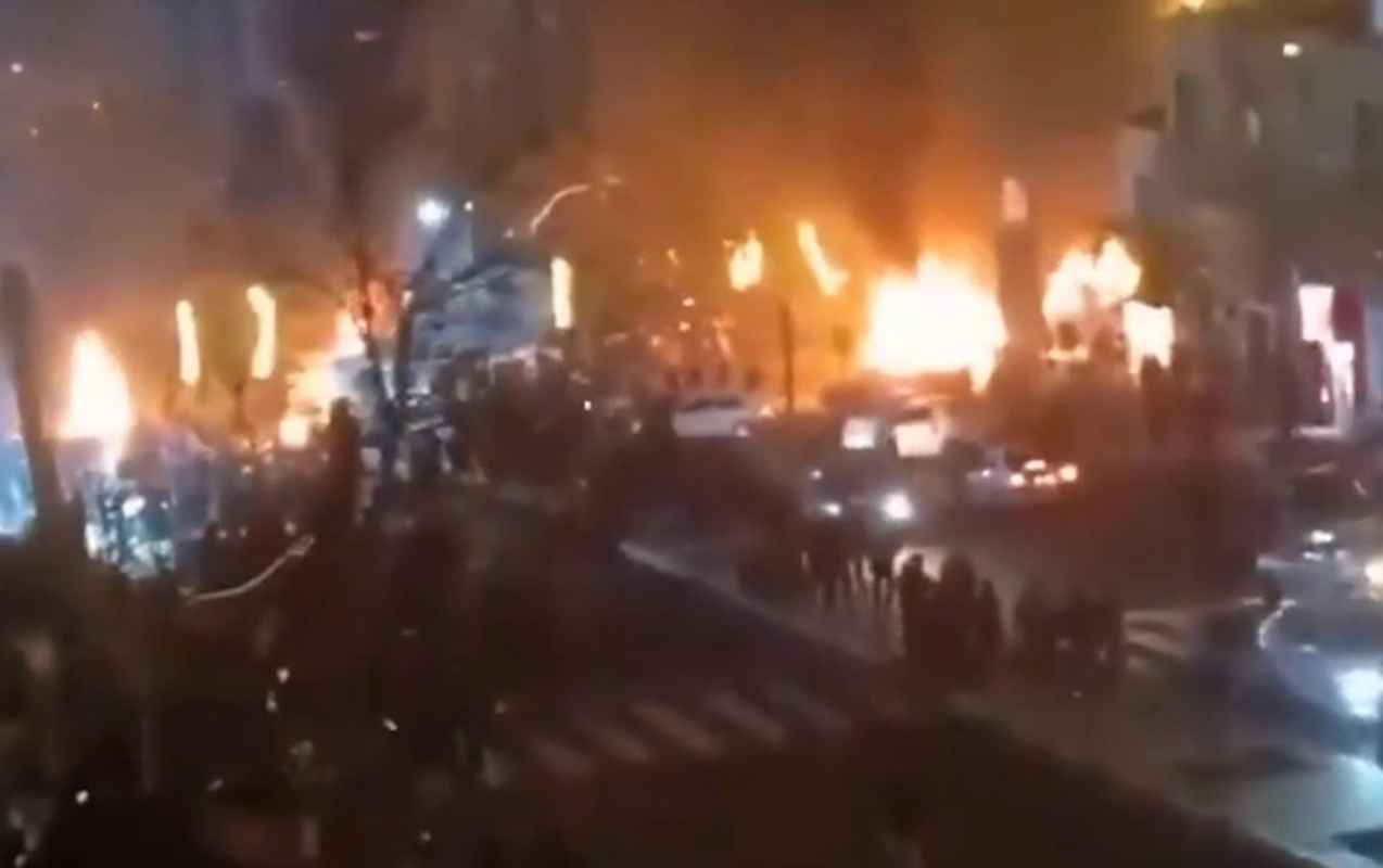 İranda iğtişaşlarda prokuror yandırıldı – FOTO