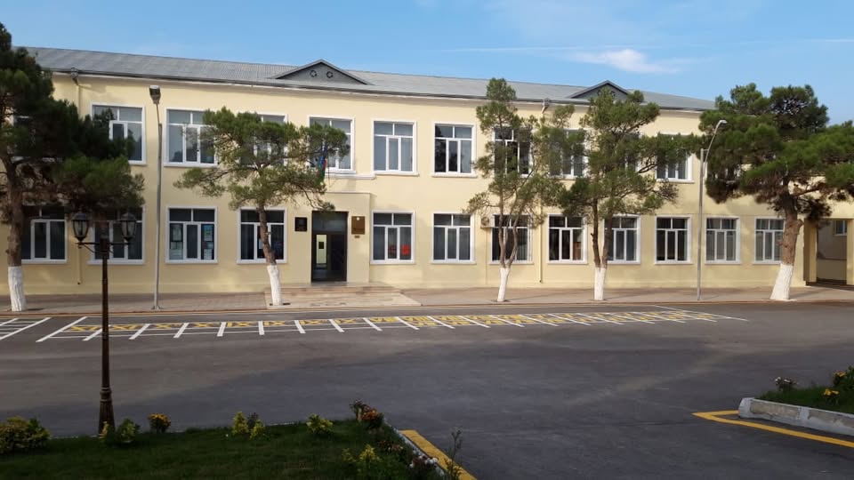 Bakıda məktəbdə OLAY: Müəllim direktor müavinini döydü