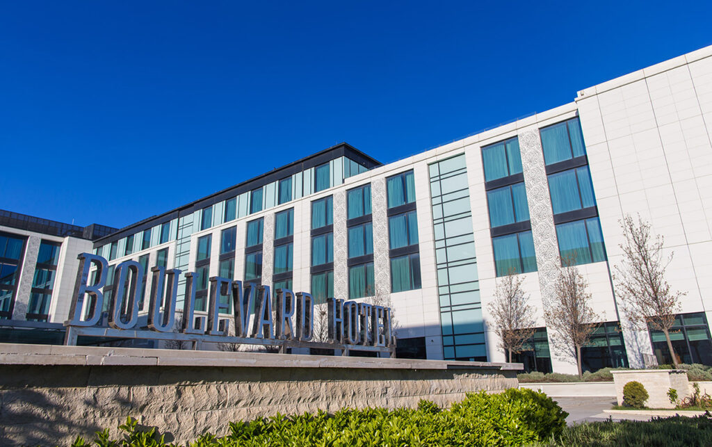 Bakıda məşhur hoteldə QƏTL – Ofisiant öldürüldü – FOTO