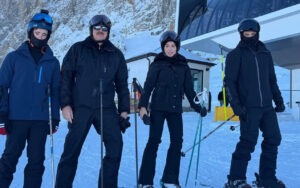 Prezident nəvələri ilə Şahdağda xizək sürdü – FOTO