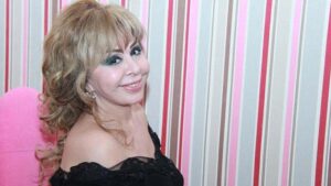 70 yaşlı Əməkdar artist oğlu ilə görüntüləndi – İLK DƏFƏ