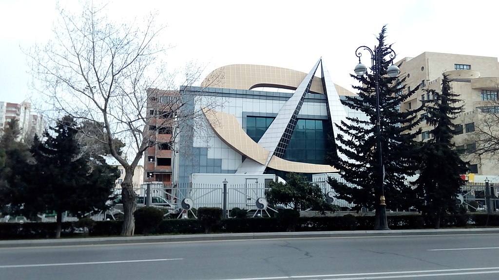 Daha bir məşhur aparıcı “Space”dən getdi – FOTO