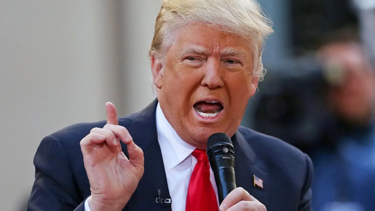 Tramp İran xalqına müraciət etdi: “Kömək yoldadır”