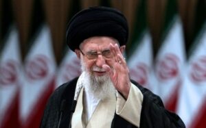 “Etirazlar şiddətlənsə, Xamenei Moskvaya qaçacaq” – SENSASİON İDDİA