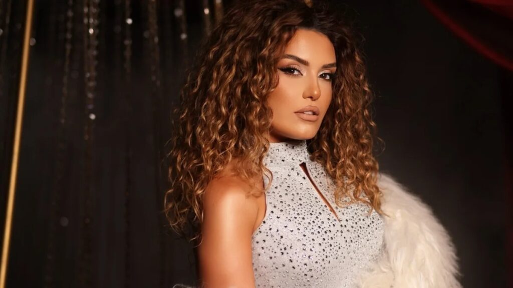 Çinarə belə kişiləri xoşlayır: Əyri ayaq, çəpgöz olsun – VİDEO